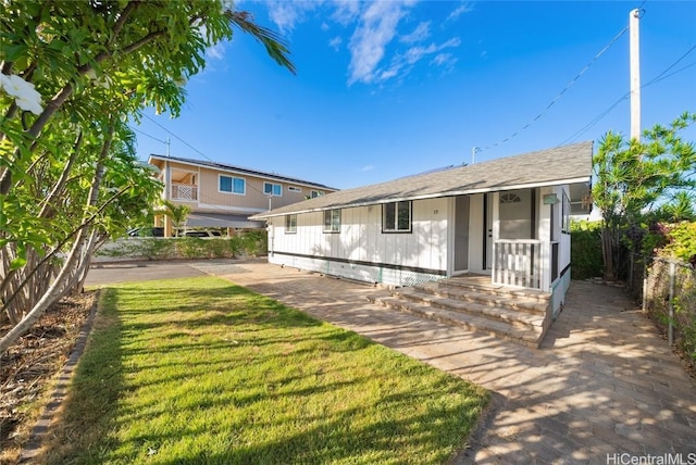 view of front of house with a front yard