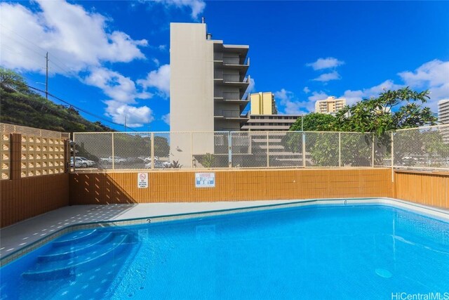 view of swimming pool