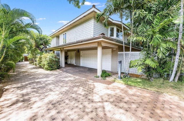 view of front of house featuring a garage