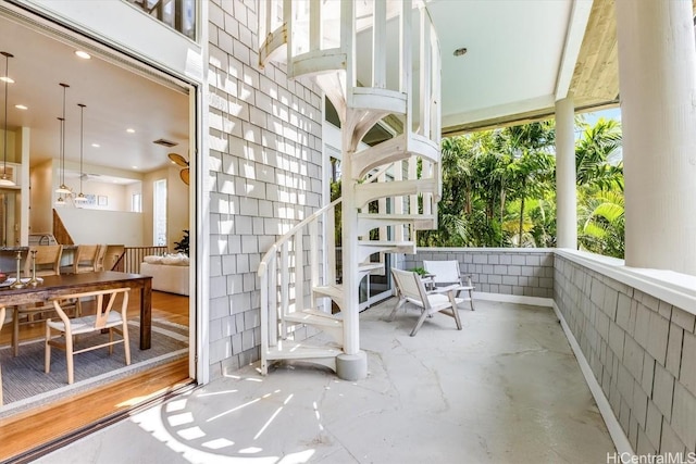 view of sunroom / solarium