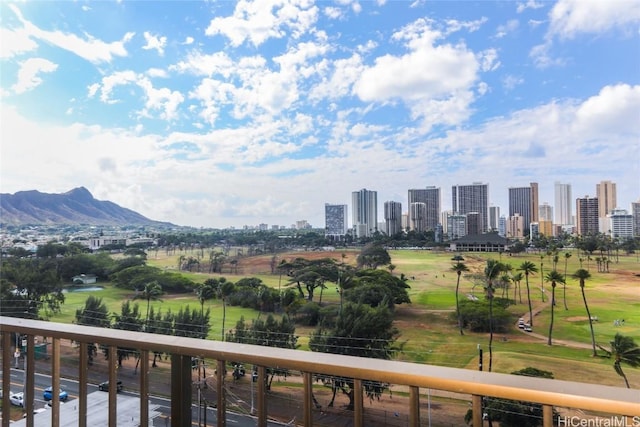 city view featuring a mountain view