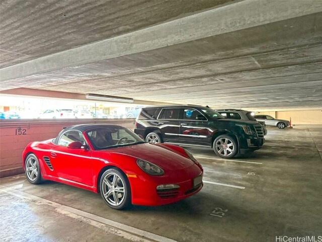 500 University Ave Unit 2406, Honolulu, HI 96826 - view of garage