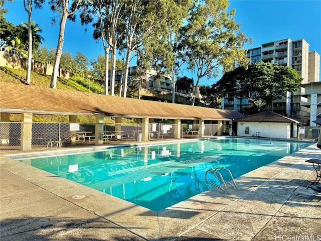 view of swimming pool