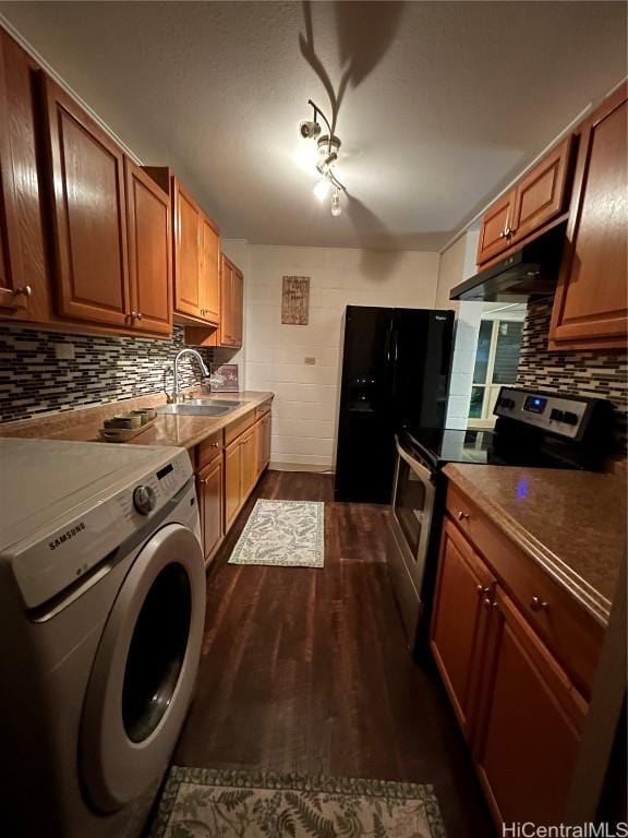 kitchen with washer / dryer, tasteful backsplash, sink, dark hardwood / wood-style floors, and electric range