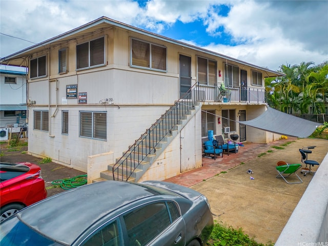 94-769 Haakoa Pl, Waipahu, HI 96797 - view of building exterior featuring stairway