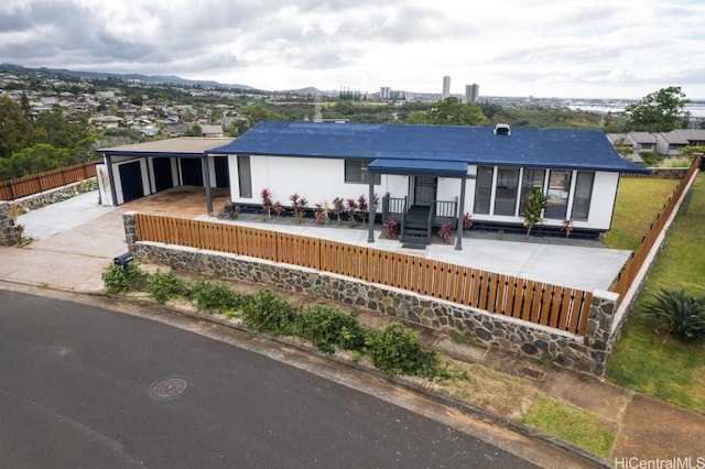 single story home featuring a garage