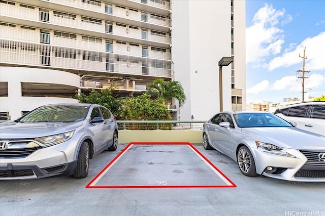 2522 Date St Unit 304, Honolulu, HI 96826 - view of uncovered parking lot