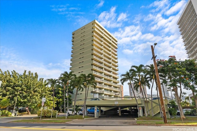 2522 Date St Unit 304, Honolulu, HI 96826 - view of property with covered parking