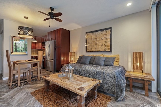 living room featuring ceiling fan