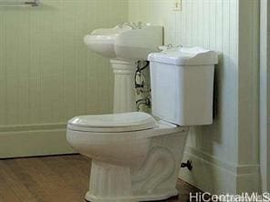 bathroom featuring toilet