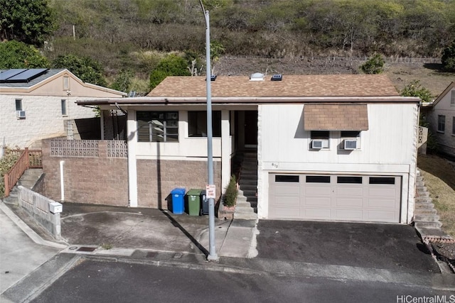 view of front facade featuring a garage