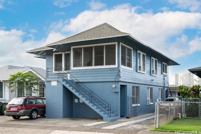 view of front of property