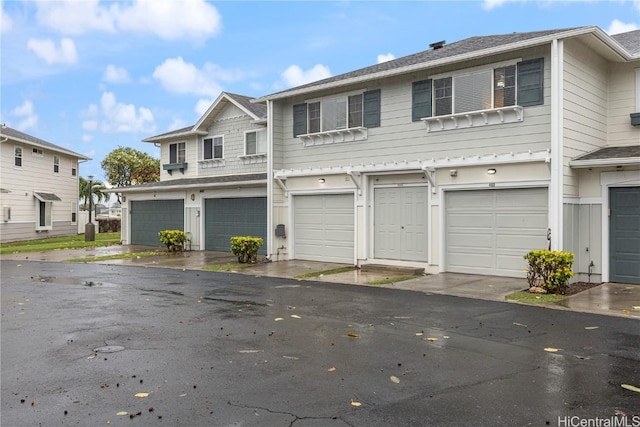 view of front facade featuring a garage