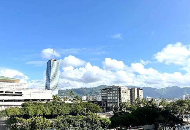 1717 Ala Wai Blvd Unit 505, Honolulu, HI 96815 - city view featuring a mountain backdrop