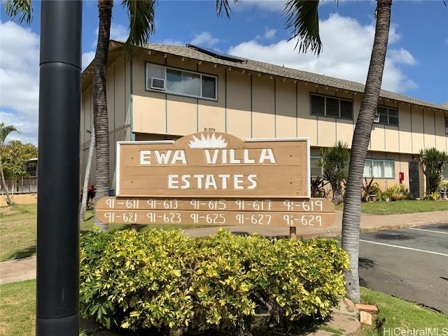 view of community / neighborhood sign