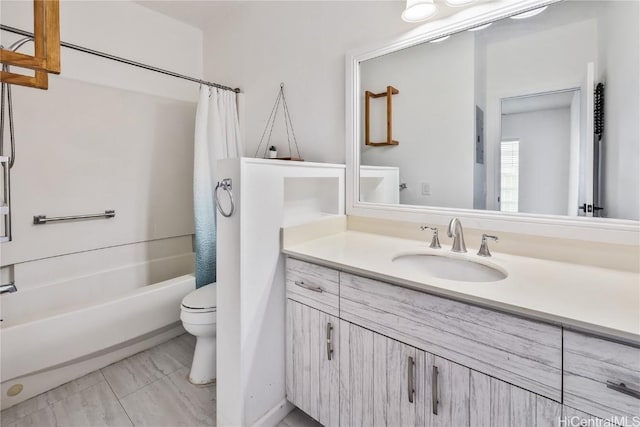 bathroom with vanity, toilet, and shower / tub combo with curtain