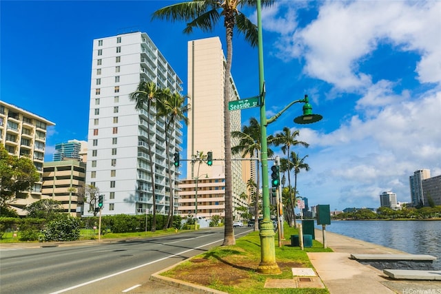 2233 Ala Wai Blvd Unit 5B, Honolulu, HI 96815 - view of property featuring a view of city and a water view