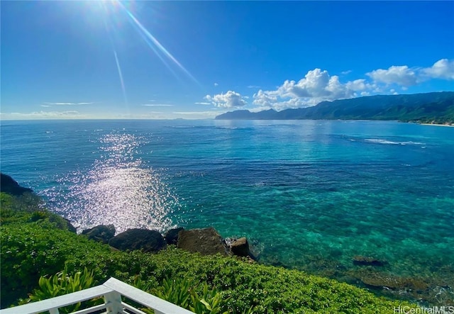 water view featuring a mountain view