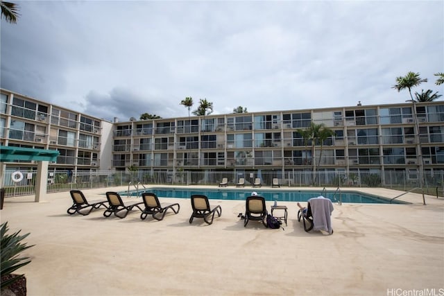 view of swimming pool