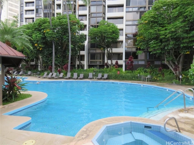 view of swimming pool