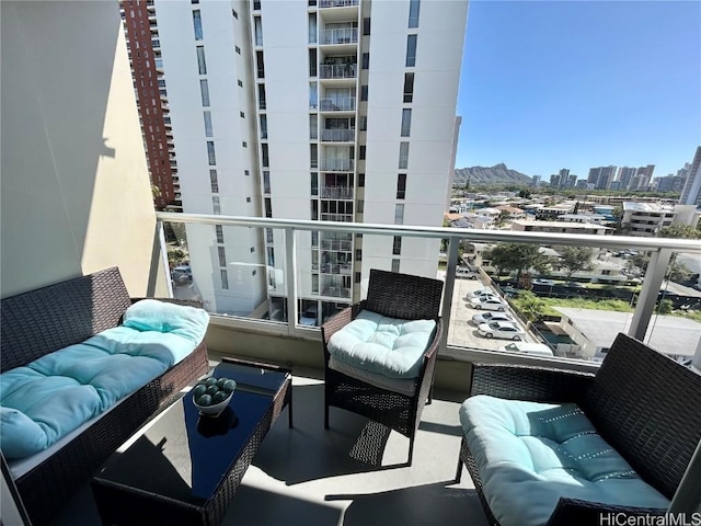 balcony featuring an outdoor hangout area