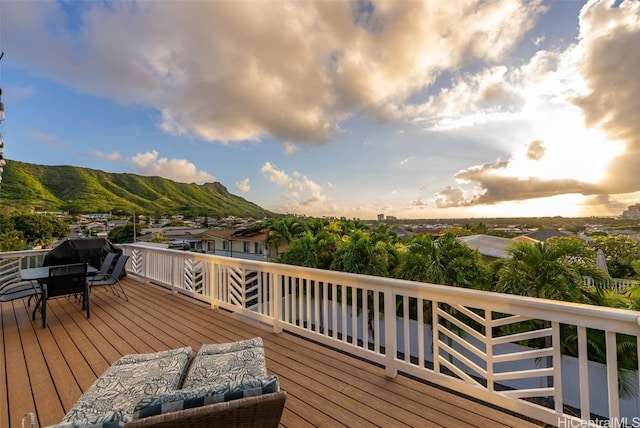 3515 Upper St, Honolulu, HI 96815 - wooden deck with a mountain view