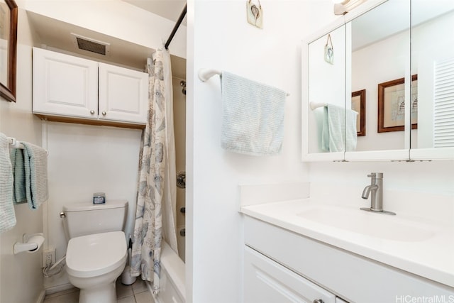 full bath featuring visible vents, shower / tub combo with curtain, vanity, and toilet