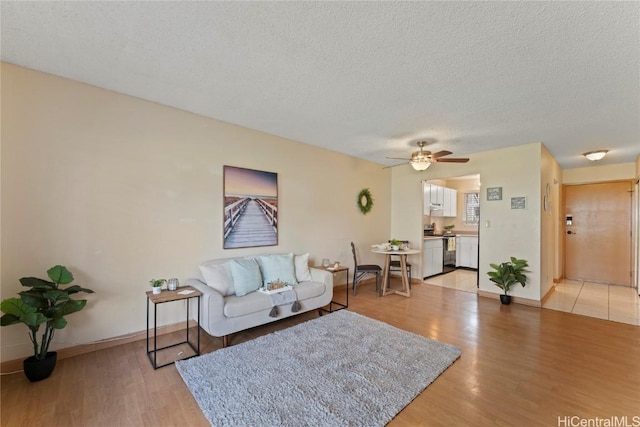 Listing photo 2 for 98-1425 Kamahao St Unit 107, Pearl City HI 96782