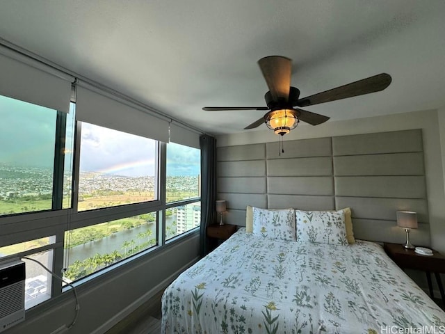 bedroom with ceiling fan