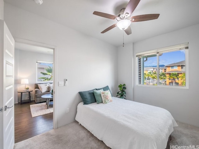 bedroom with ceiling fan