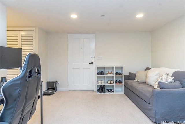 living area with carpet floors, recessed lighting, and baseboards