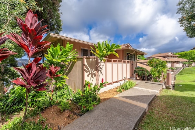 exterior space featuring a lawn