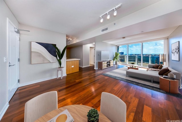 1288 Kapiolani Blvd Unit I-1707, Honolulu, HI 96814 - living area featuring wood finished floors and baseboards