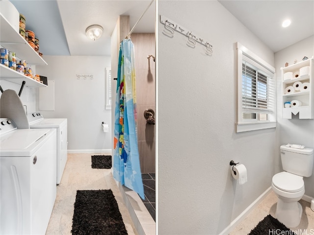 full bath featuring toilet, a tile shower, baseboards, and separate washer and dryer