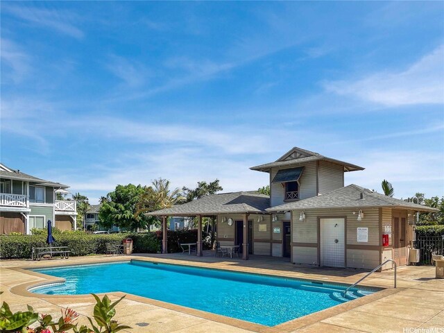 91-1058 Kekuilani Loop Unit 1502, Kapolei, HI 96707 - community pool with a patio