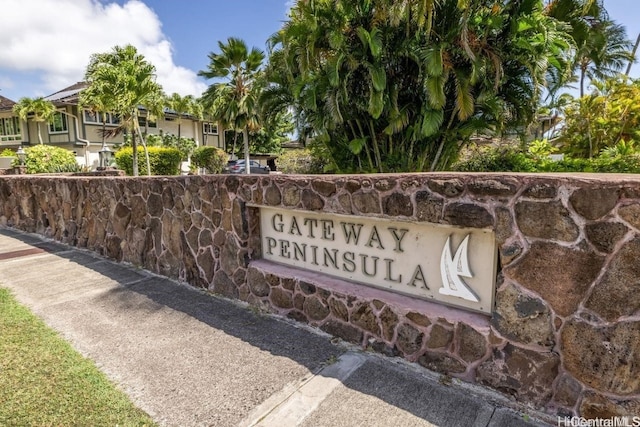 view of community / neighborhood sign