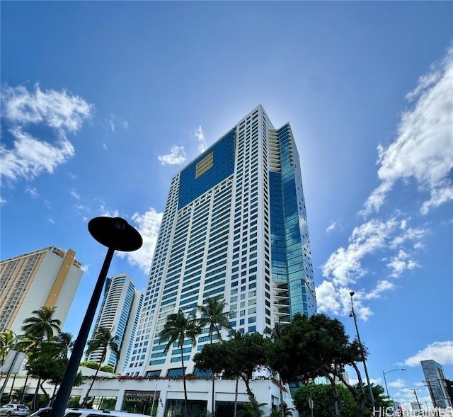 view of building exterior featuring a city view