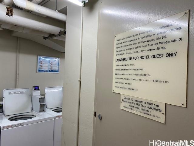 laundry room featuring independent washer and dryer