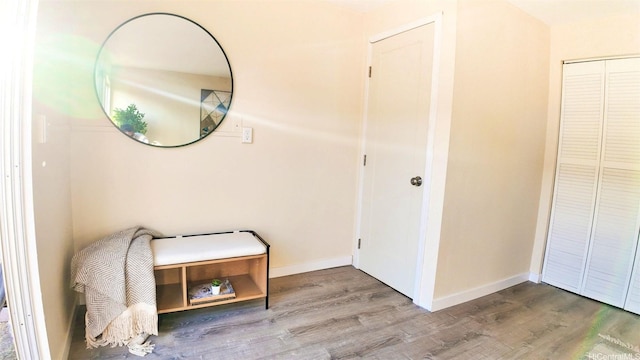 1296 Kapiolani Blvd Unit Ii-2509E, Honolulu, HI 96814 - sitting room with wood finished floors and baseboards
