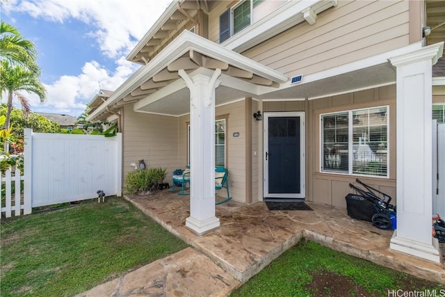 entrance to property with fence