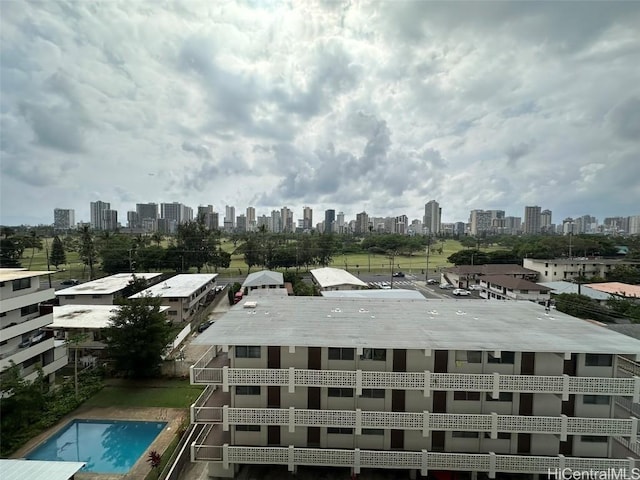 drone / aerial view with a view of city