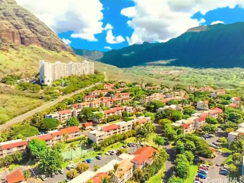 bird's eye view with a mountain view