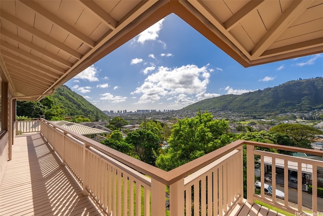 balcony featuring a mountain view
