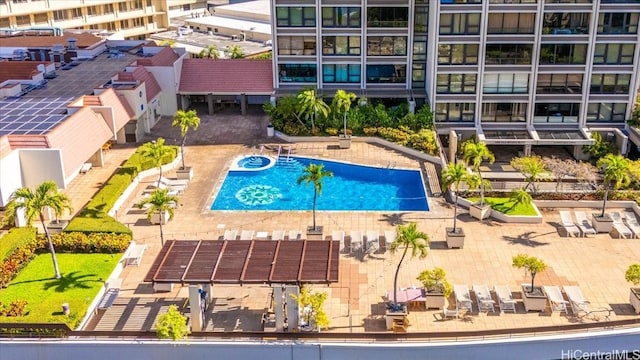 view of swimming pool