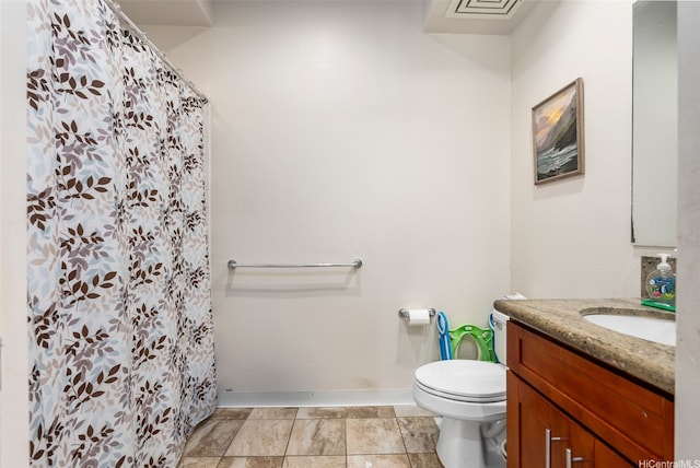 91-1058 Kekuilani Loop Unit 1804, Kapolei, HI 96707 - full bath featuring a shower with shower curtain, baseboards, toilet, and vanity