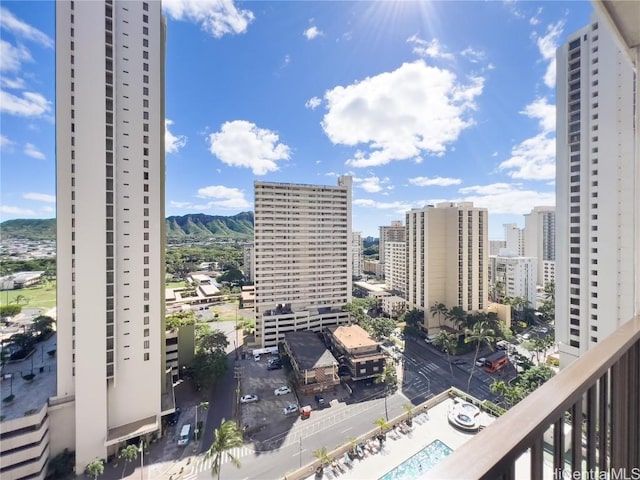 city view featuring a mountain view