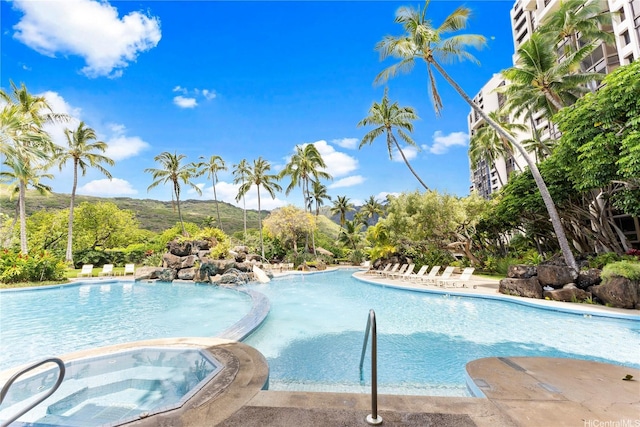 531 Hahaione St Unit 2-9A, Honolulu, HI 96825 - pool featuring a hot tub