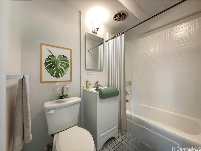 bathroom with visible vents, toilet, shower / bath combo, and vanity