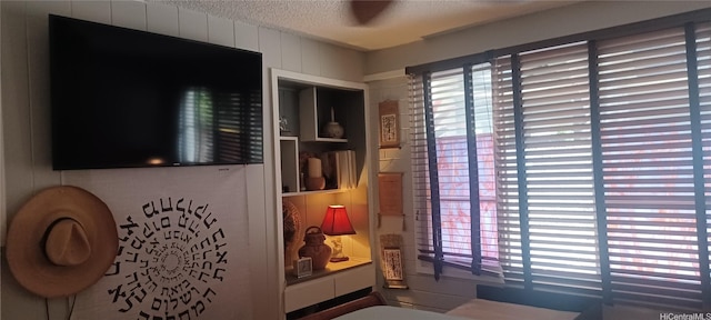 423 Kaiolu St Unit 106, Honolulu, HI 96815 - detailed view of a textured ceiling