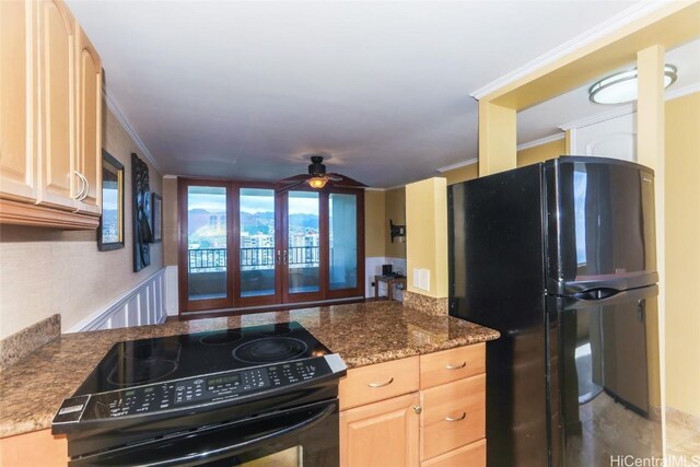 kitchen featuring light brown cabinetry, black appliances, ceiling fan, and ornamental molding